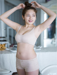 《美脚网》