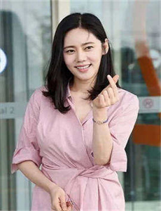 《女人和公豬交交30分钟视频》