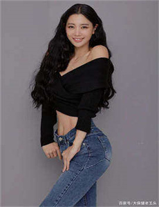 《MY FRIENDS HOT MOM》