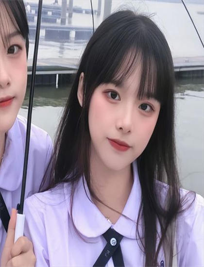 《我父亲的兄弟们》色彩运用精准解析里程碑式的：色调选择与情绪表达分析，双语字幕